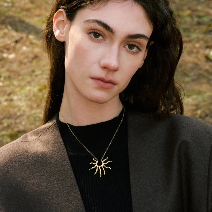 Individualistic Stainless Steel Metal Trendy Sun Pendant Necklace Hot Style Attractive Jewelry Waterproof Accessories Gift