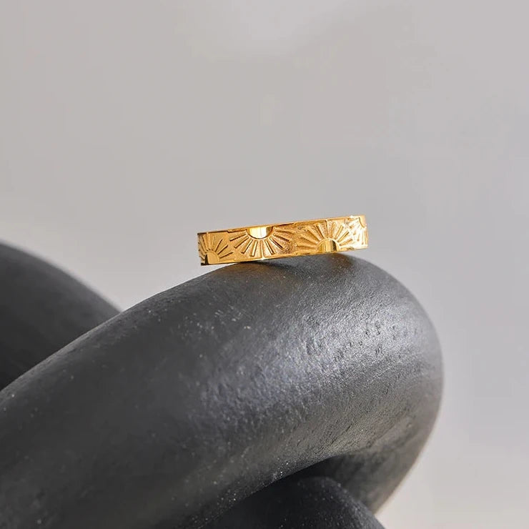 Minimalist Stainless Steel Sun round Finger Ring Individualistic Chic Water Resistant Jewelry Accessories